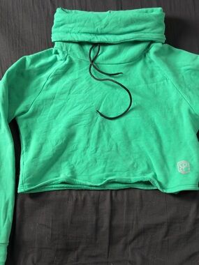 Born Primitive Cropped Cowl- Green